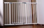 Children’s Safety Gate – Practical Baby Barrier for Stairs, Kitchens & Doorways - Image 3