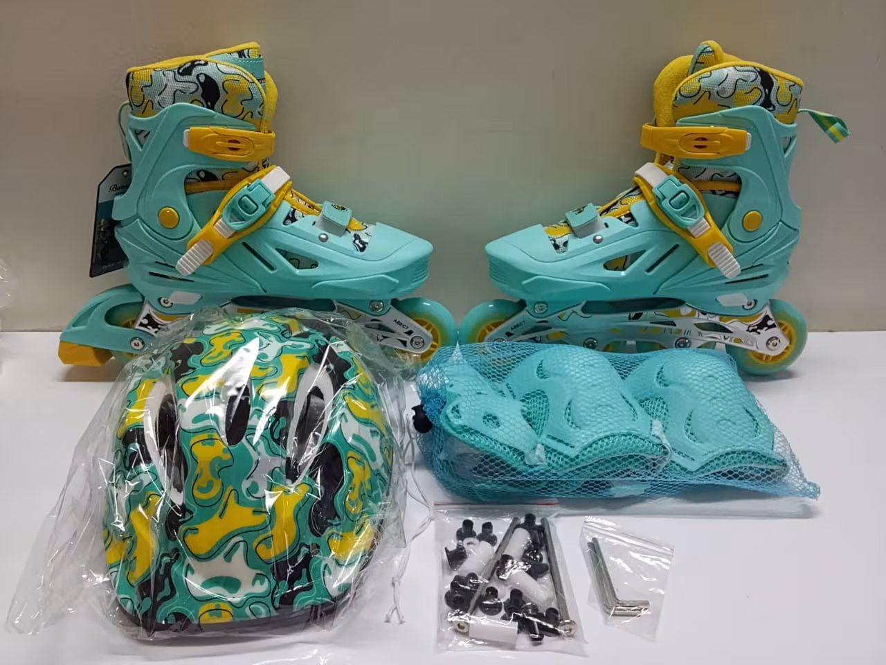 mtc2nzi1mte1ng-1767251156-zv7mjx7c Kids Rubber Wheel Roller Skates – Children’s Inline Skating Shoes with Helmet, Knee & Elbow Pads Sizes 31–42 - Image 1